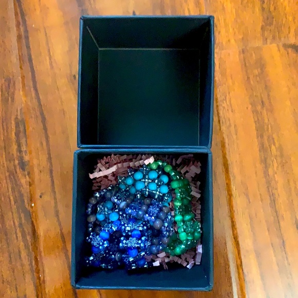 SIX NEW BOHEMIAN BEADED BRACELETS - Picture 2 of 5